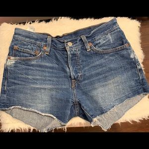 Levi shorts. Size 27.